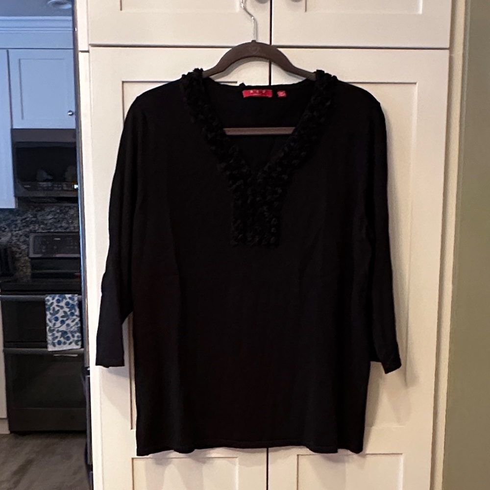 Red Brand Black Women's Sweater